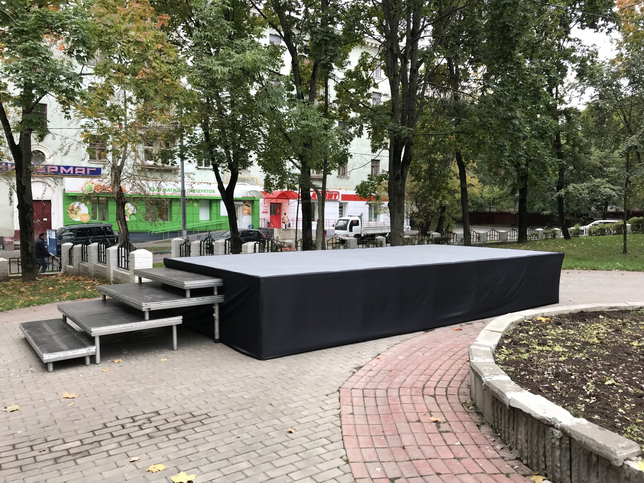 Техническая поддержка Дня двора в одном из скверов столицы